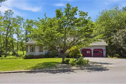 32 Briarwood Road, Lincoln, RI 02865 - Photo 3