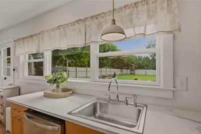 275 Green End Avenue, Middletown, RI 02842 - Photo 23