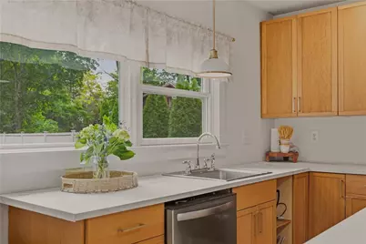 275 Green End Avenue, Middletown, RI 02842 - Photo 19