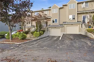 35 Waterview Dr, Smithfield, RI 02917 - Photo 1