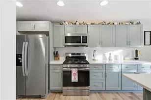 35 Waterview Dr, Smithfield, RI 02917 - Photo 11
