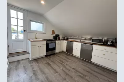 8 Barney Street #3, Newport, RI 02840 - Photo 5