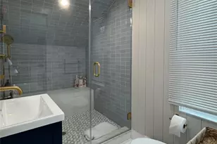 8 Barney St, Newport, RI 02840 - Photo 7