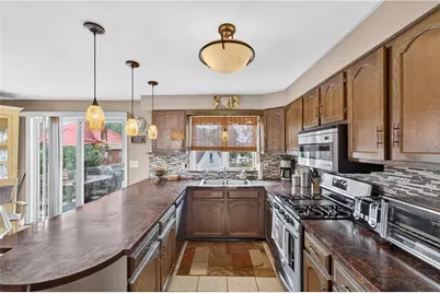 4 Evans Street, Johnston, RI 02919 - Photo 9