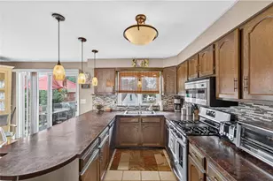 4 Evans St, Johnston, RI 02919 - Photo 9