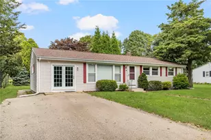 70 Lambert St, Narragansett, RI 02882 - Photo 3