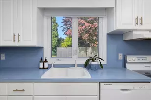 70 Lambert St, Narragansett, RI 02882 - Photo 15