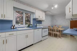 70 Lambert St, Narragansett, RI 02882 - Photo 13