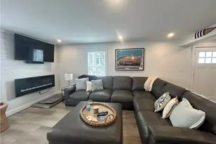 23 Anthony St, Newport, RI 02840 - Photo 3