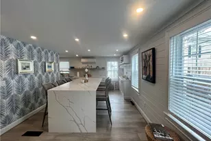 23 Anthony St, Newport, RI 02840 - Photo 5