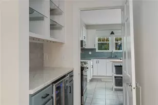 241 Taber Ave, Providence, RI 02906 - Photo 9