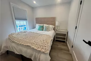 23 Anthony St, Newport, RI 02840 - Photo 17