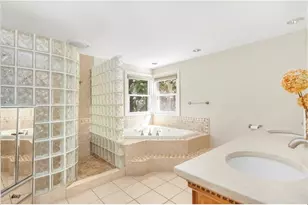 101 Glen Ridge Rd, Cranston, RI 02920 - Photo 23