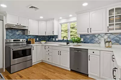 245 Chestnut Street, Bristol, RI 02809 - Photo 5