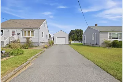 136 Durfee Road, Tiverton, RI 02878 - Photo 3