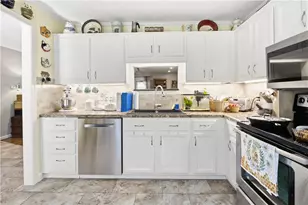 21 Trellis Dr, West Warwick, RI 02893 - Photo 9