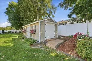 4 Roosevelt Dr, Bristol, RI 02809 - Photo 47