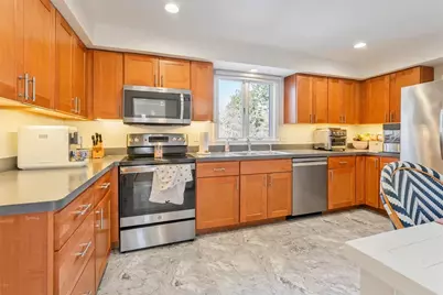 98 Hargraves Drive, Portsmouth, RI 02871 - Photo 13