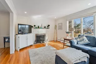 98 Hargraves Dr, Portsmouth, RI 02871 - Photo 5