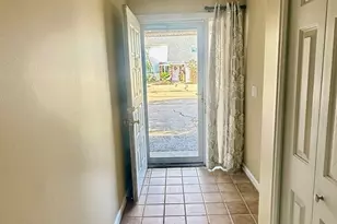 863 Stratford Ln, Warwick, RI 02886 - Photo 19