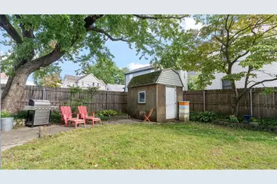 26 Rutherglen Avenue, Providence, RI 02907 - Photo 31