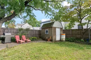 26 Rutherglen Ave, Providence, RI 02907 - Photo 31