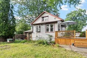26 Rutherglen Ave, Providence, RI 02907 - Photo 29