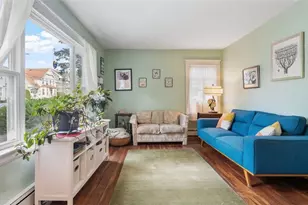 26 Rutherglen Ave, Providence, RI 02907 - Photo 3