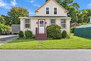 70 Northup St, Warwick, RI 02889 - Photo 5