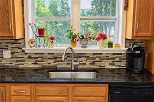 97 Clyde St, West Warwick, RI 02893 - Photo 7