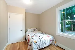 205 Oakland Ave, Providence, RI 02907 - Photo 3