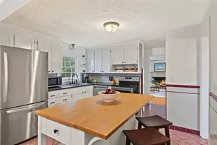 10 Milton Rd, Barrington, RI 02806 - Photo 9
