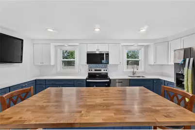 58 Earl Street, West Warwick, RI 02893 - Photo 7