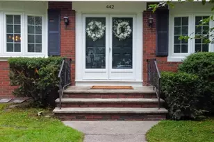 442 Eastview Ave, Somerset, MA 02726 - Photo 1