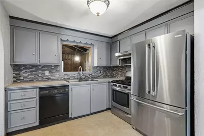 213 Villa Avenue, North Providence, RI 02904 - Photo 9