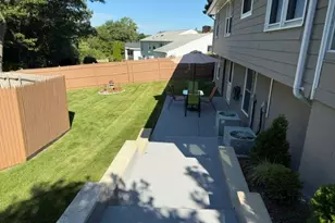 94 Coolspring Dr, Cranston, RI 02920 - Photo 5