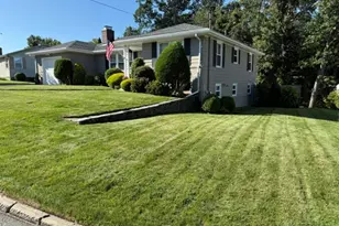 94 Coolspring Dr, Cranston, RI 02920 - Photo 3