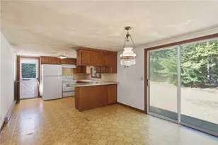 19 Crestwood Dr, Richmond, RI 02832 - Photo 9