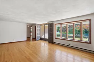 19 Crestwood Dr, Richmond, RI 02832 - Photo 5