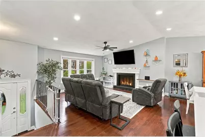 7 Cindy Circle, Johnston, RI 02919 - Photo 5
