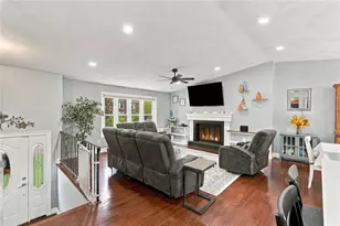 7 Cindy Cir, Johnston, RI 02919 - Photo 5