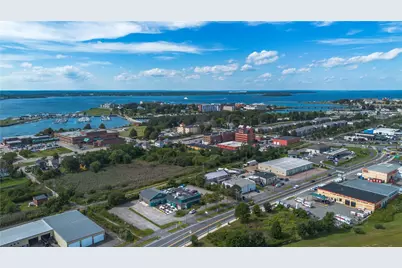 102 Connell Highway, Newport, RI 02840 - Photo 9
