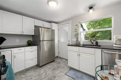 86 Oakside Street, Warwick, RI 02889 - Photo 9