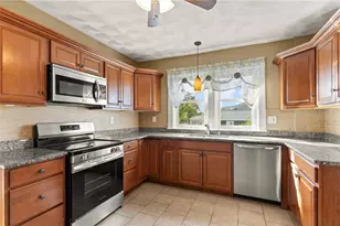 86 Martin St, East Providence, RI 02914 - Photo 7