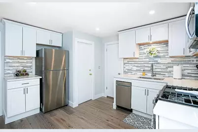 14 Brinley Street, Newport, RI 02840 - Photo 5
