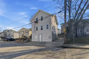 35 Gray St, Providence, RI 02909 - Photo 23