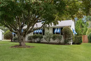 18 Laurel Ln, Lincoln, RI 02865 - Photo 1