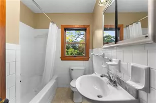 500 Laten Knight Rd, Cranston, RI 02921 - Photo 21