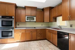 278 Green End Ave, Middletown, RI 02842 - Photo 7