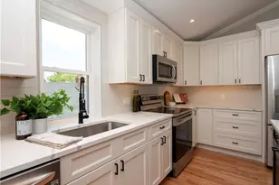 31 Prescott Hall Rd, Newport, RI 02840 - Photo 9